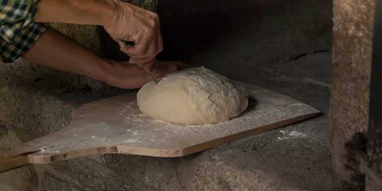 Brotbacken im Holzbackofen